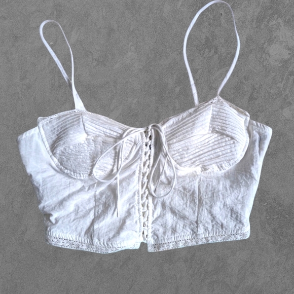 Forever 21 Tops - FOREVER 21 - White Lace-Up Spaghetti Strap Crop Top With Lace Detail Size M